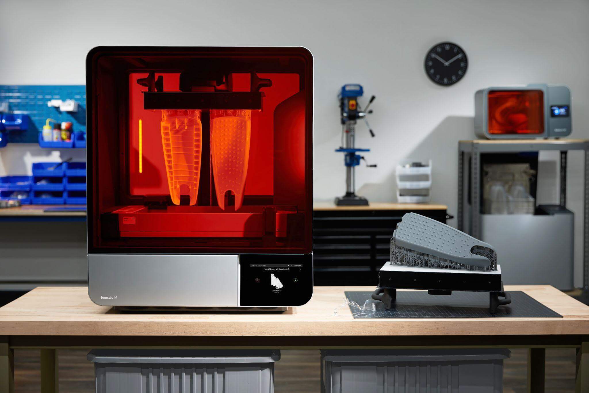 Entenda o que é um outsourcing de manufatura aditiva e por que isso vai além do aluguel de impressoras 3D