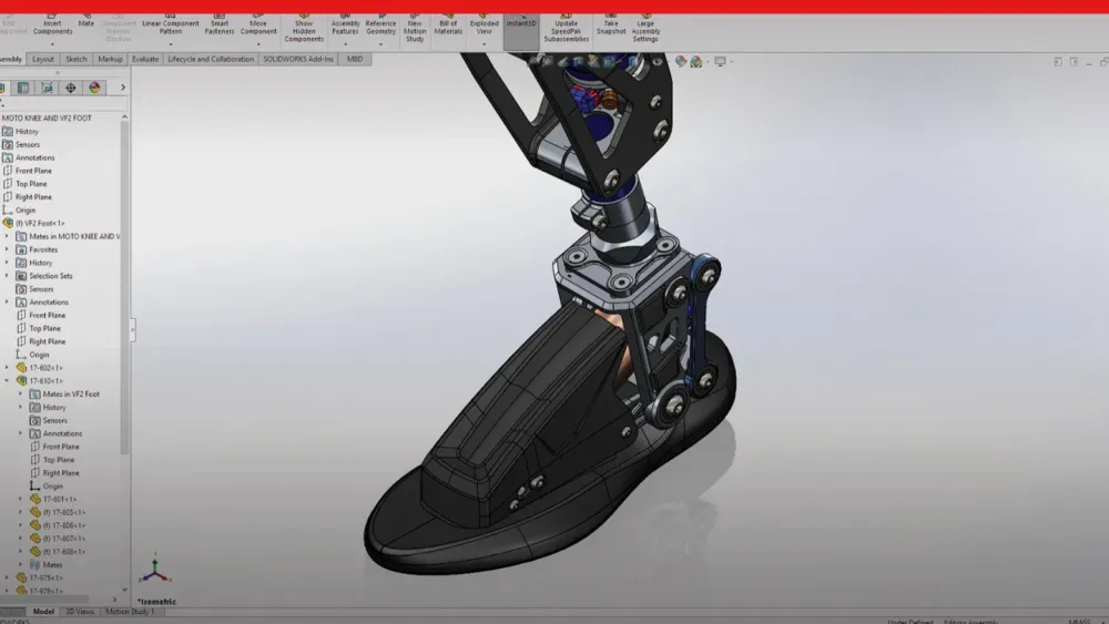 Montagem no SOLIDWORKS com a árvore de projeto e as vistas de desenho