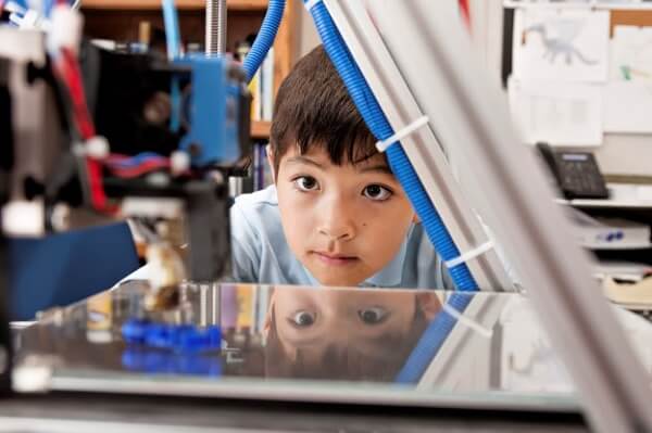 Benefícios-das-impressoras-3D-na-educação-Be220.com_